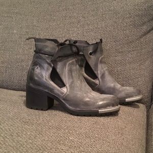 Fly London Size 40 Ash Gray boots.